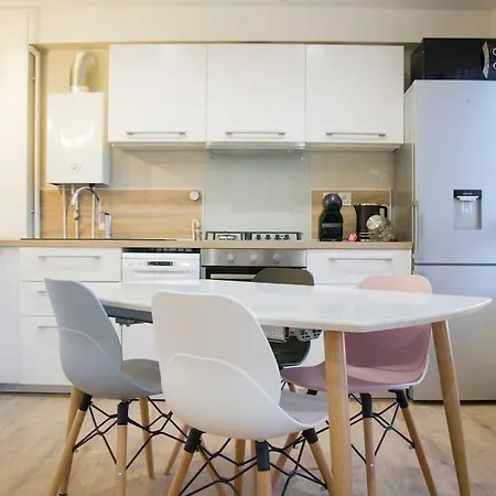 Apartament Le Happy Days -grand T4 Convivial Dijon